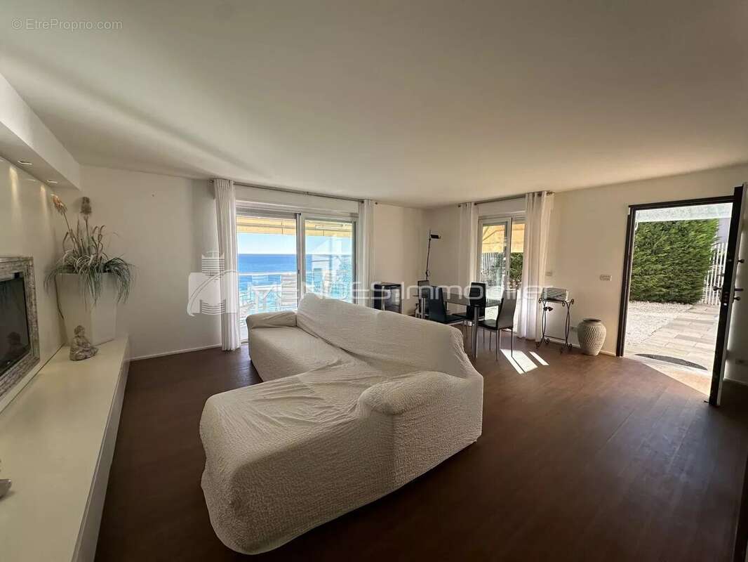 Appartement à ROQUEBRUNE-CAP-MARTIN