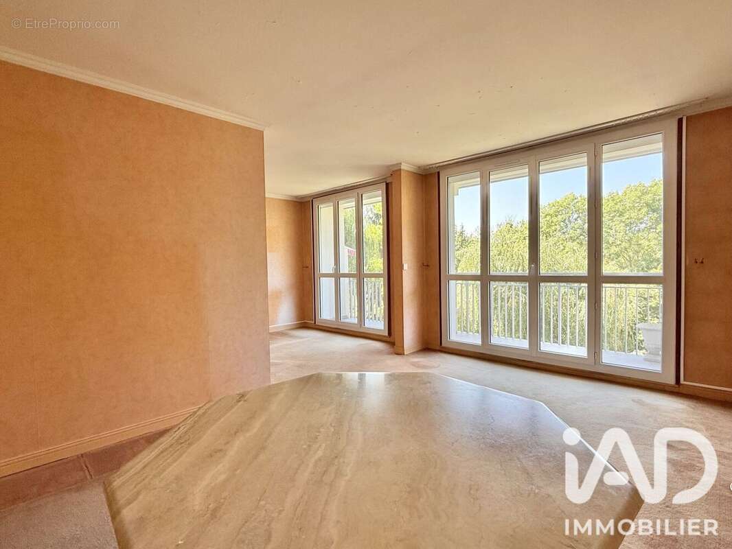 Appartement 80 m² à Chilly-Mazarin  - photo 9