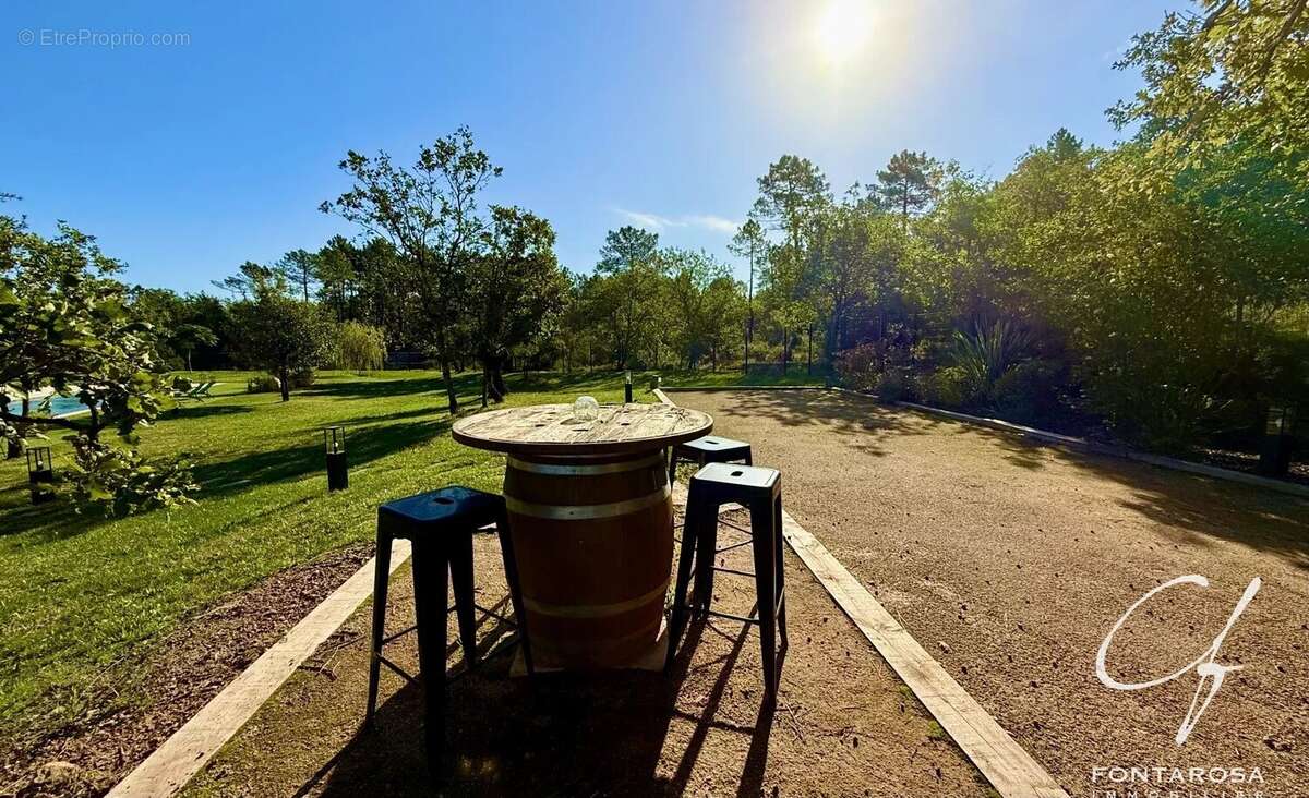 Maison à BAGNOLS-EN-FORET