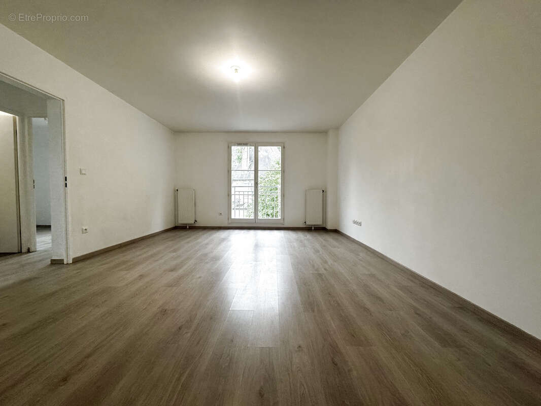 Appartement à LA CHAPELLE-EN-SERVAL