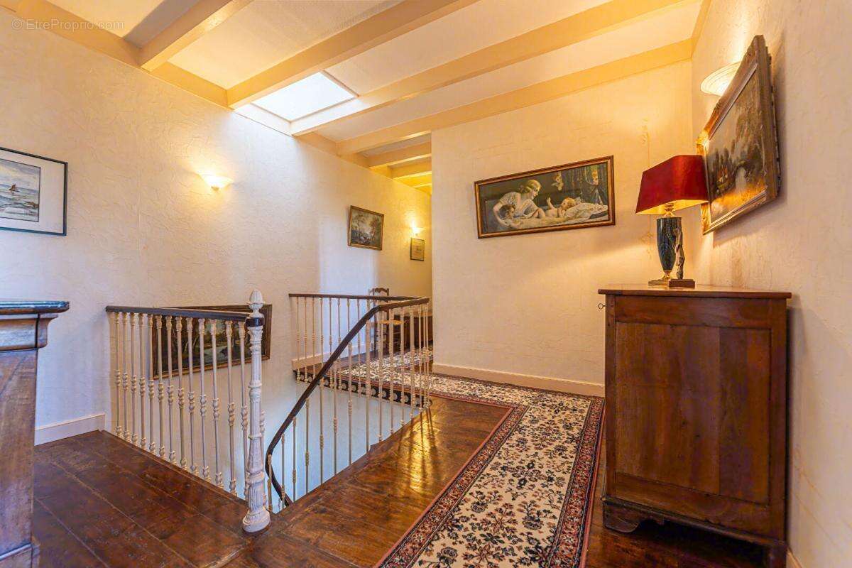 Maison à JARNAC-CHAMPAGNE