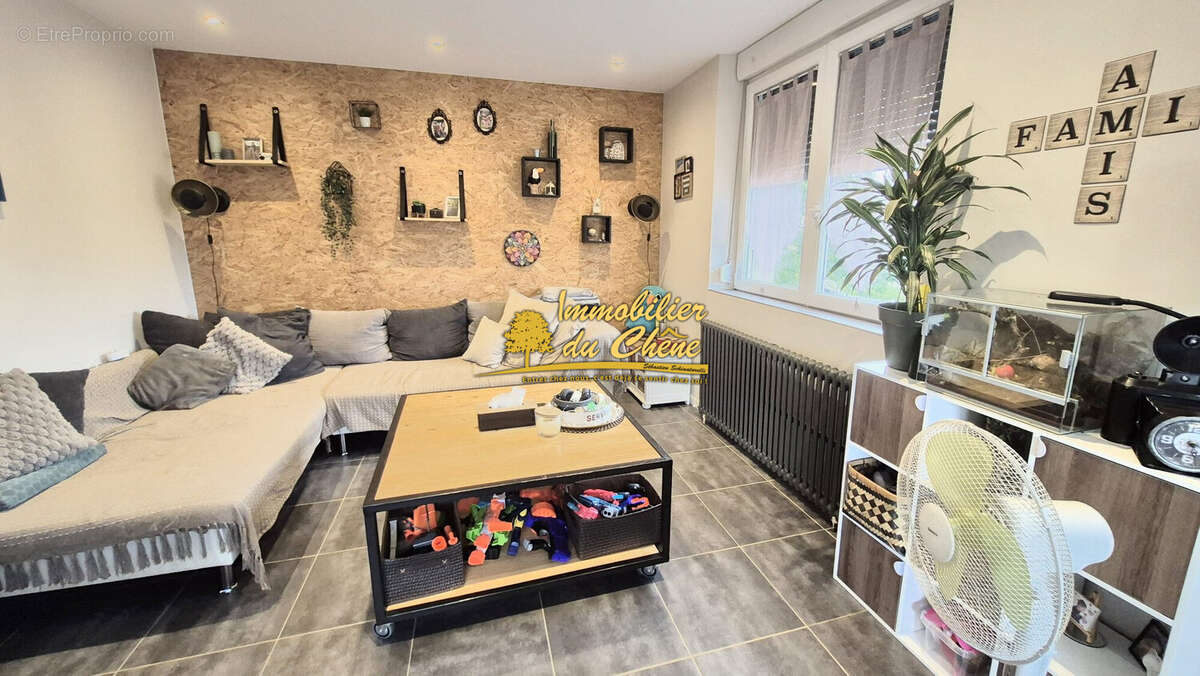 Maison à SAINT-LOUP-SUR-SEMOUSE