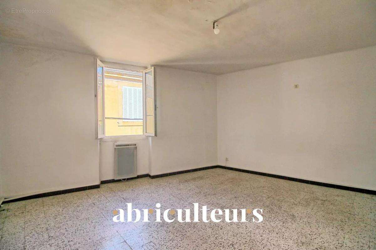 Appartement à ROGNES