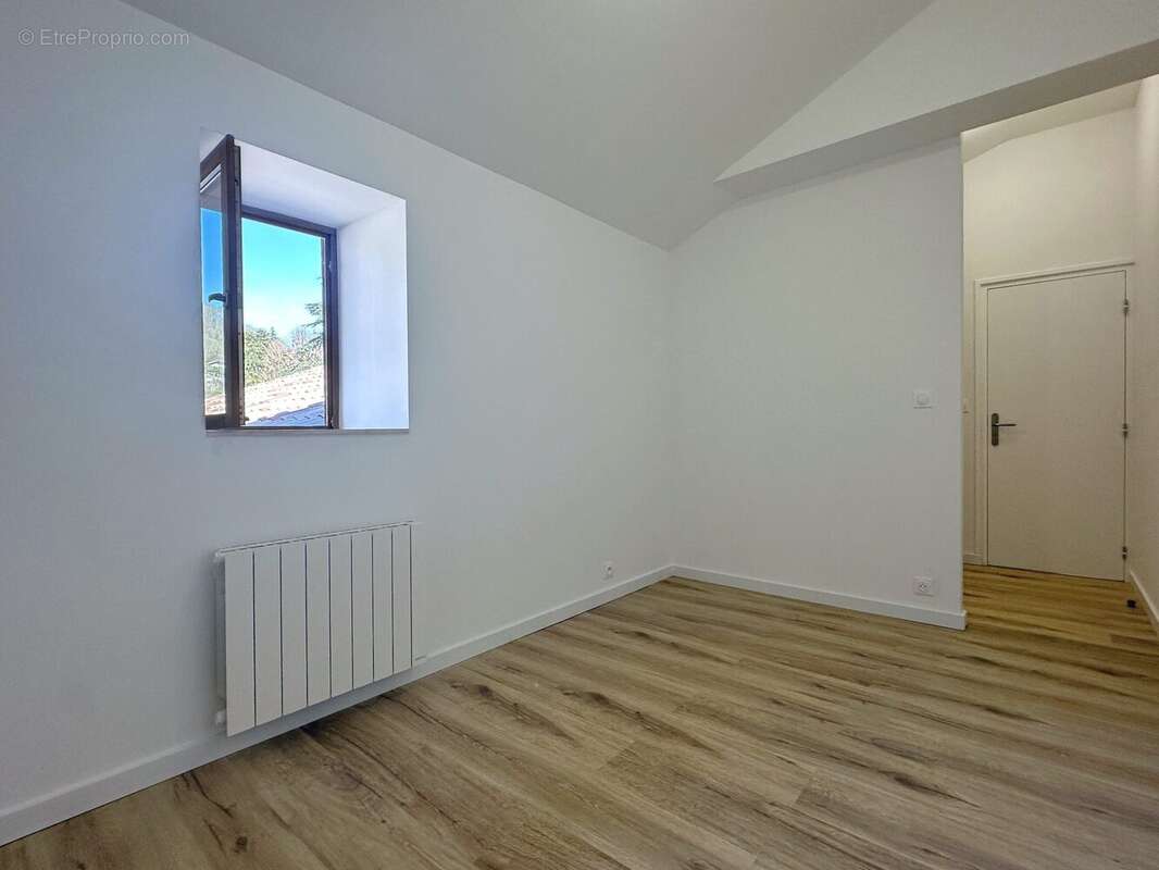 Appartement à BEAUJEU