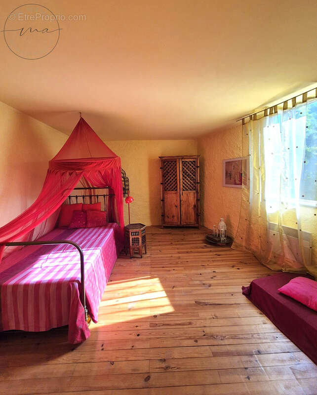 Maison à CABREROLLES