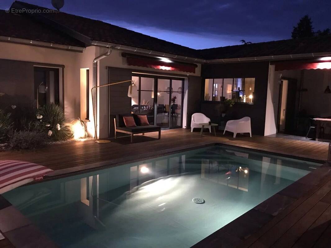 Maison à SAUGNAC-ET-CAMBRAN