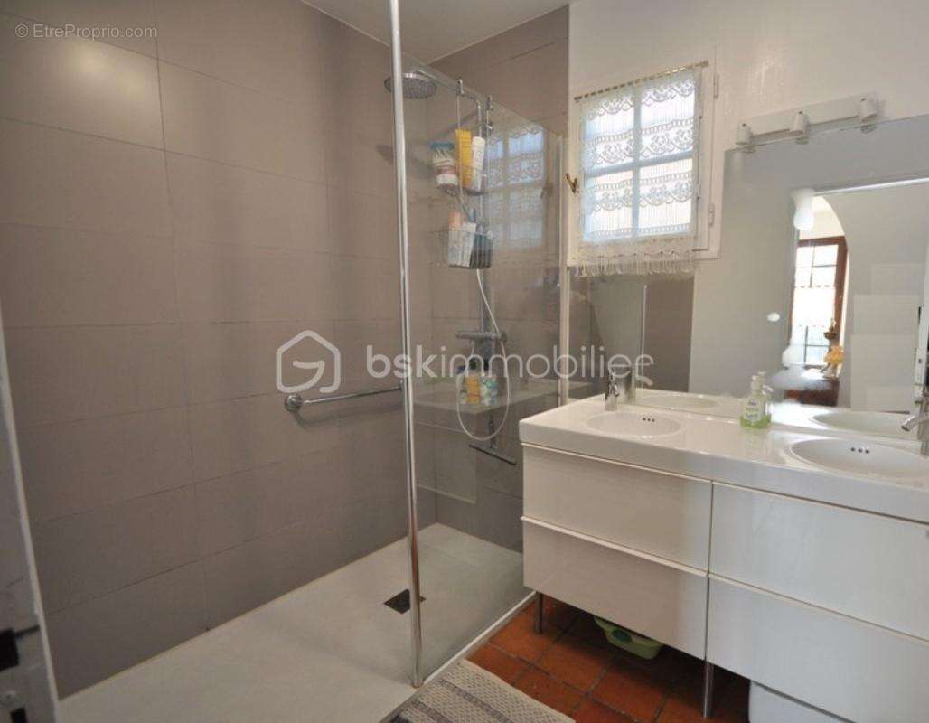 Maison à SAINT-MAURICE-MONTCOURONNE