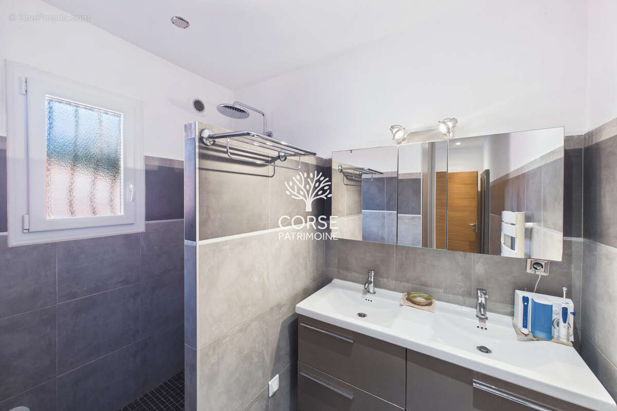Maison de 160m2 à Porto-Vecchio - photo 10