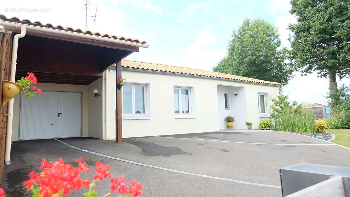 Maison à VENANSAULT