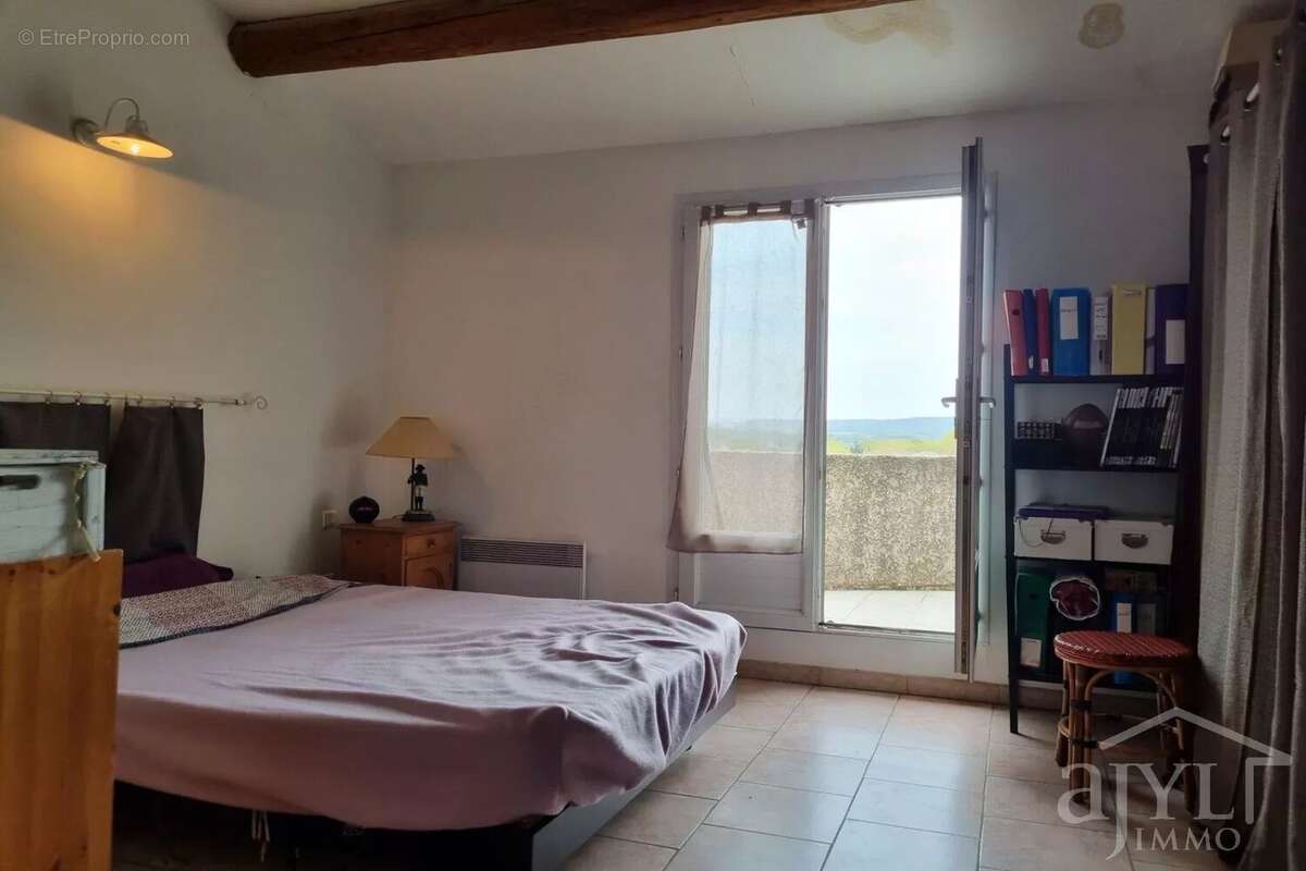 Appartement à ROGNES