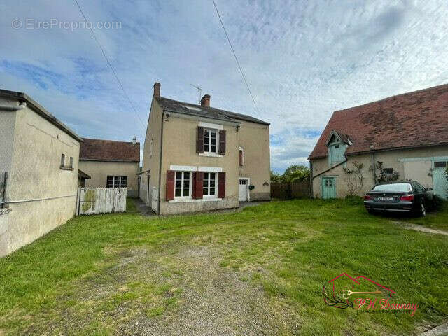 Maison 145 m² à Ceaulmont  - photo 2