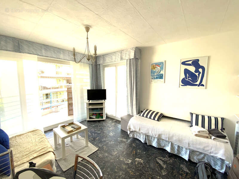 Dpt Alpes Maritimes (06), à vendre JUAN LES PINS appartement T1  vue mer - photo 4