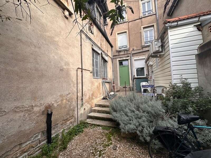 Dijon rue lenotre plateau de 38 m2 viabilisé a rénover - photo 3