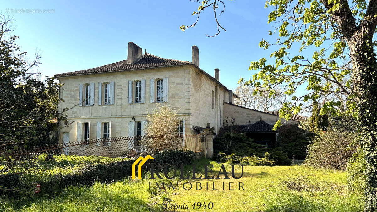 Maison à SABLONS