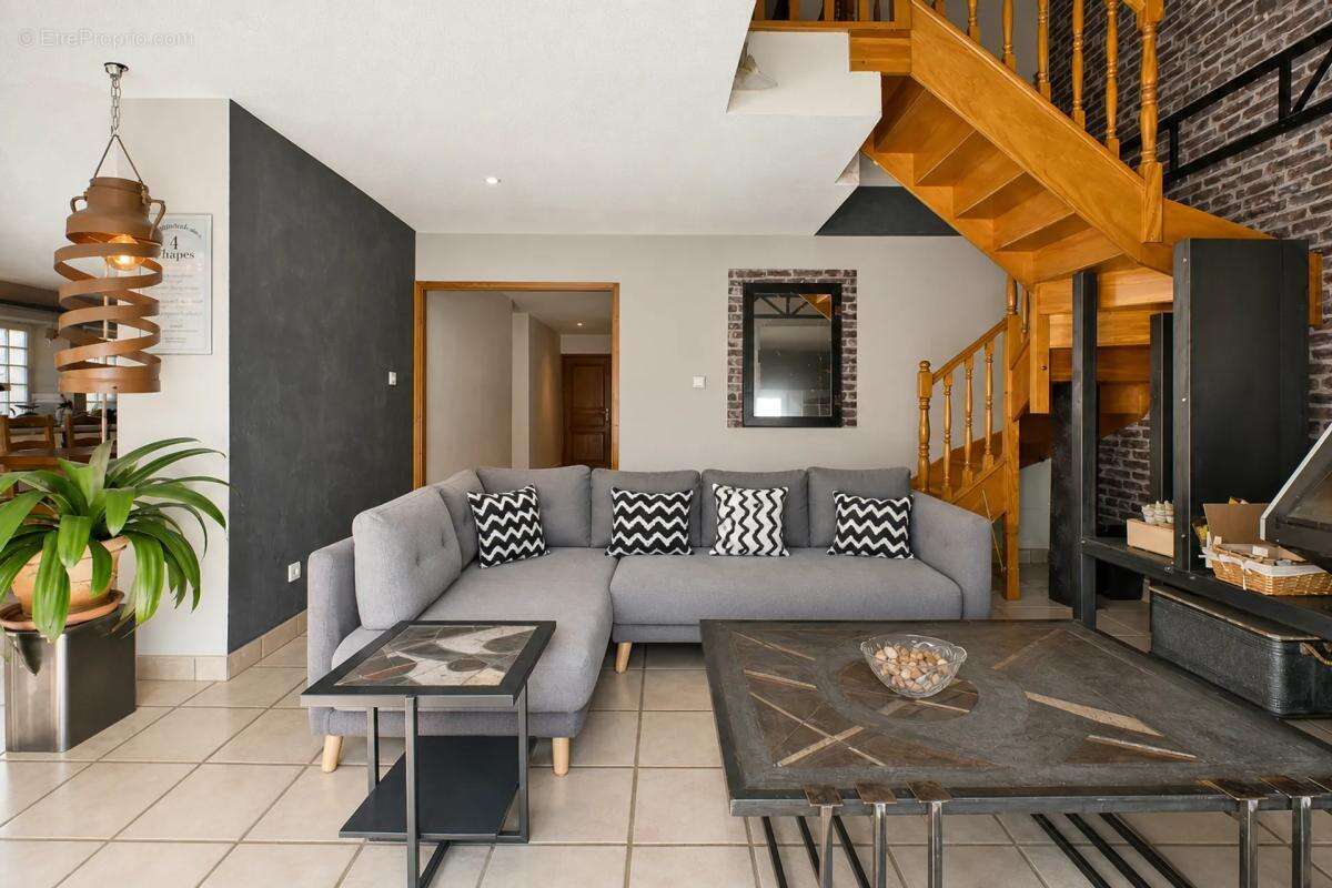 Maison de 7 pièces de 245 m² située à Ochey - photo 10