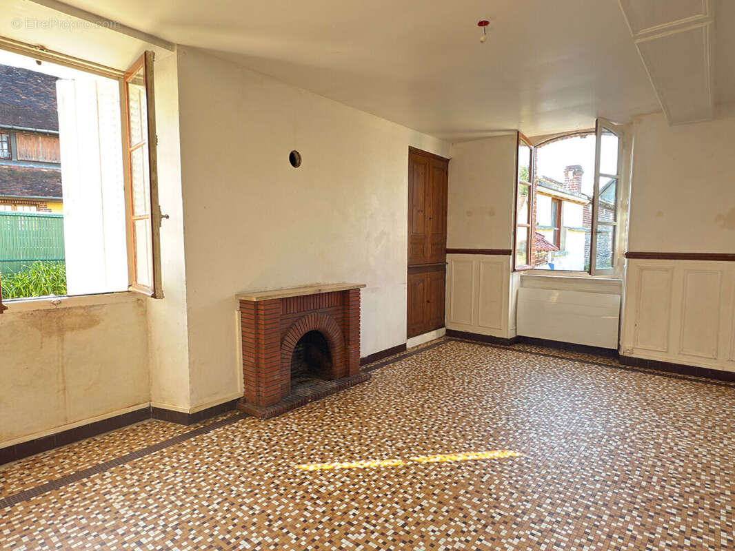 Maison à LACHAPELLE-AUX-POTS