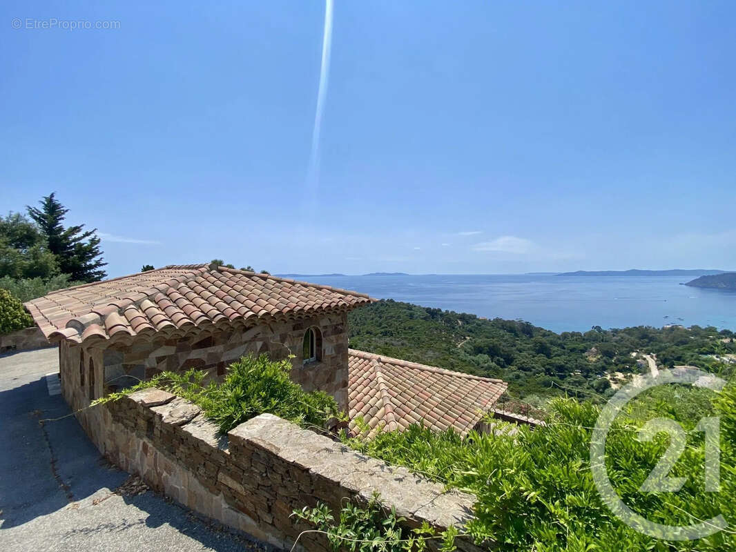 Maison 386 m² à Rayol-Canadel-Sur-Mer  - photo 4
