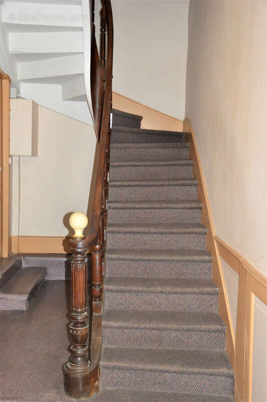 Appartement à ENTRAYGUES-SUR-TRUYERE