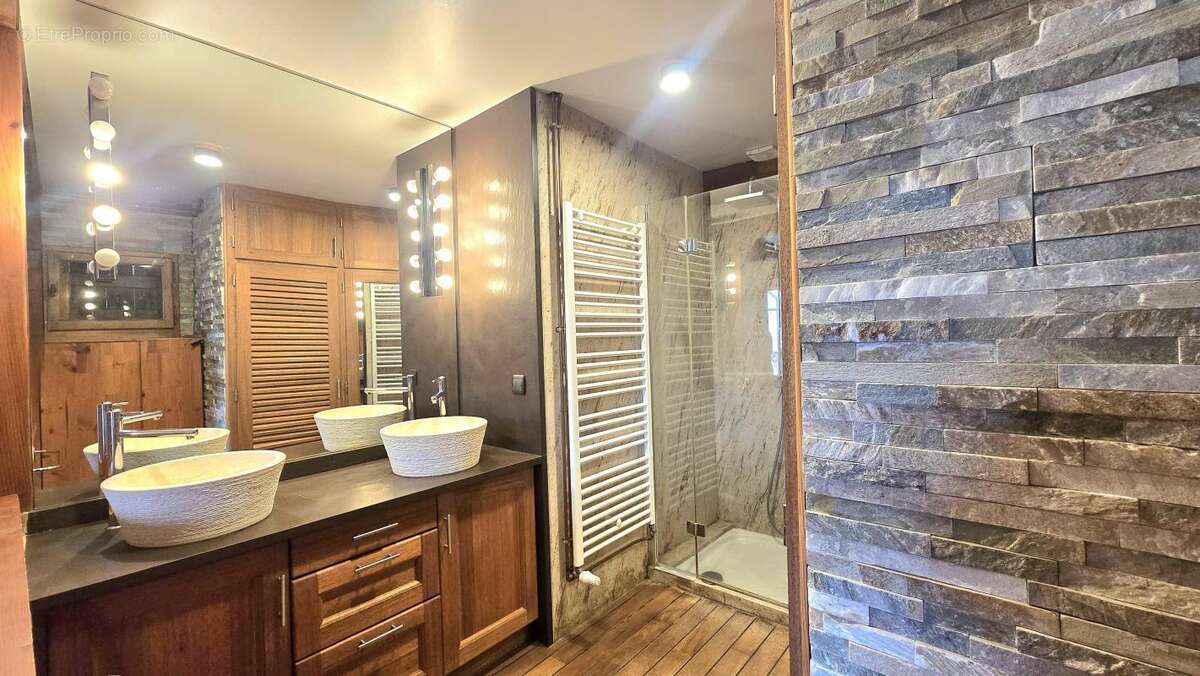 Maison à MONNETIER-MORNEX