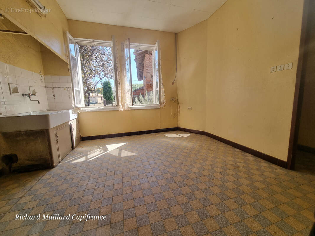 Maison ancienne à rénover + terrain constructible 809 m² — Bressols - photo 14