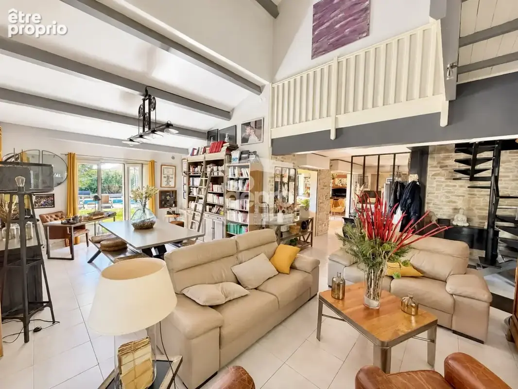 Réf : 2340 - Vente Superbe Villa Méditerranéenne avec piscine et bar discothèque au Grau d'Agde ! - photo 4