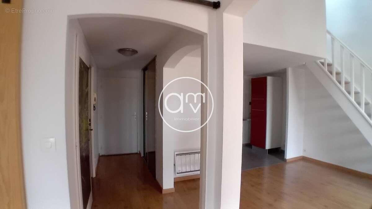 Appartement à LA CRAU