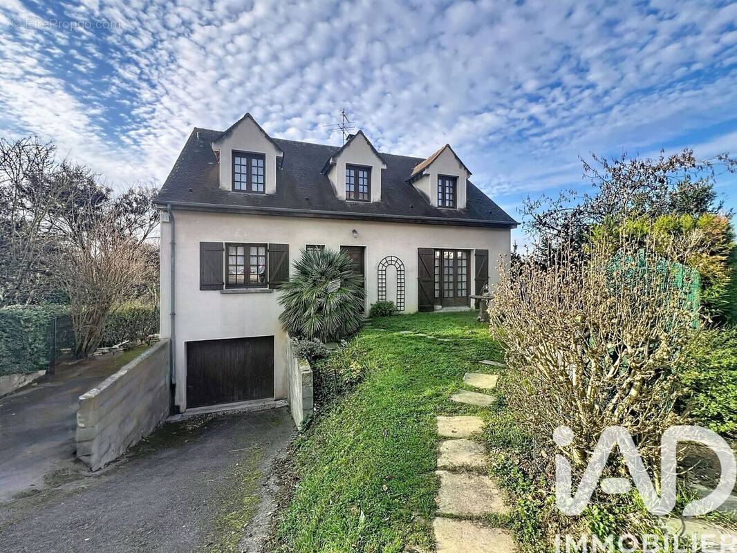 Photo 1 - Maison à BUSSY-SAINT-MARTIN