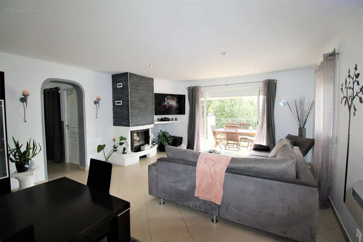 Maison à L'ESCARENE