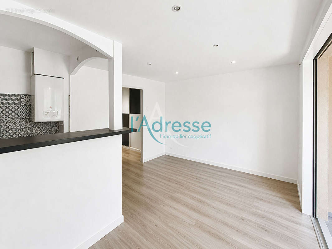 COUP DE COEUR ! Agréable studio avec parking en sous-sol et une cave ! - photo 6