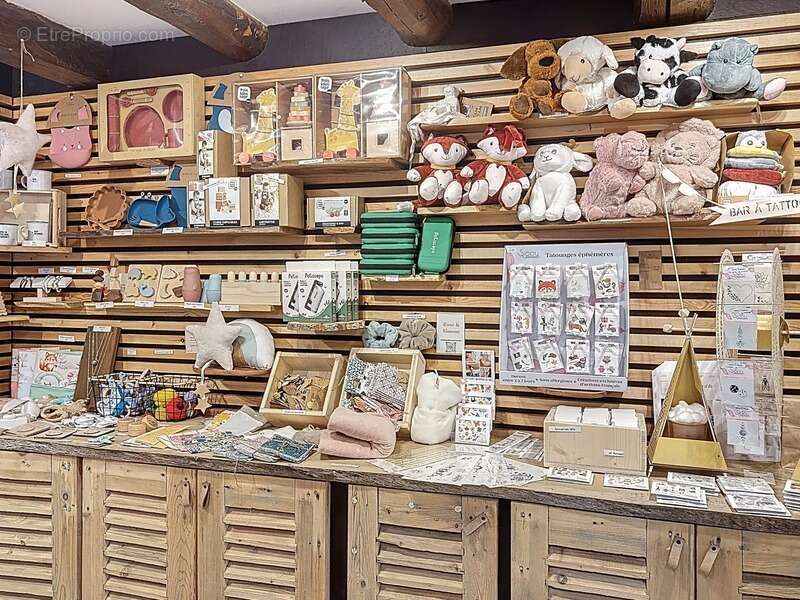 Commerce à LUCINGES