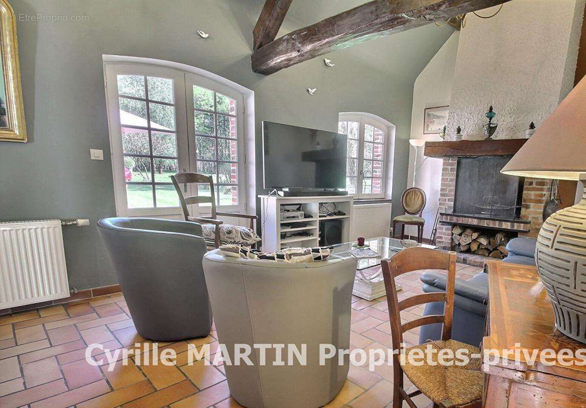 Maison à MARCILLY-EN-VILLETTE