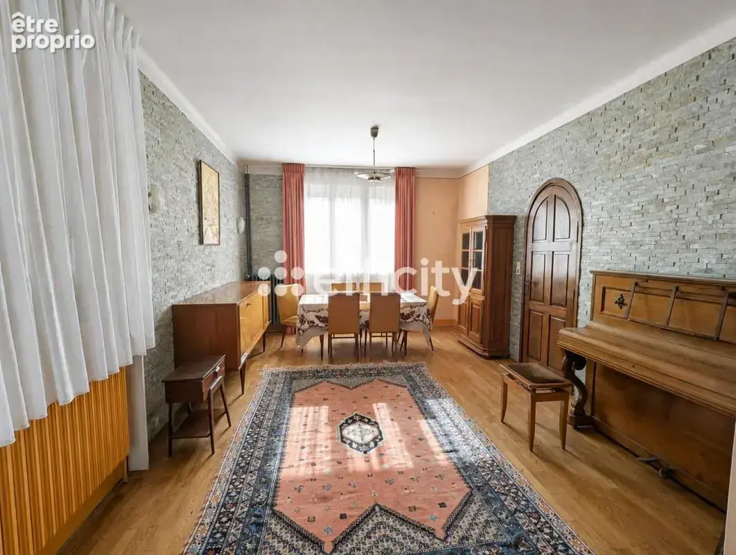 Maison 278 m² à Noisy-Le-Grand  - photo 2
