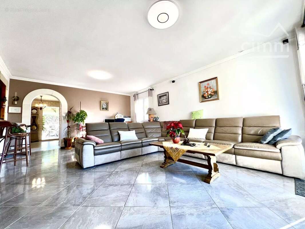 Maison à PORT-SAINT-LOUIS-DU-RHONE