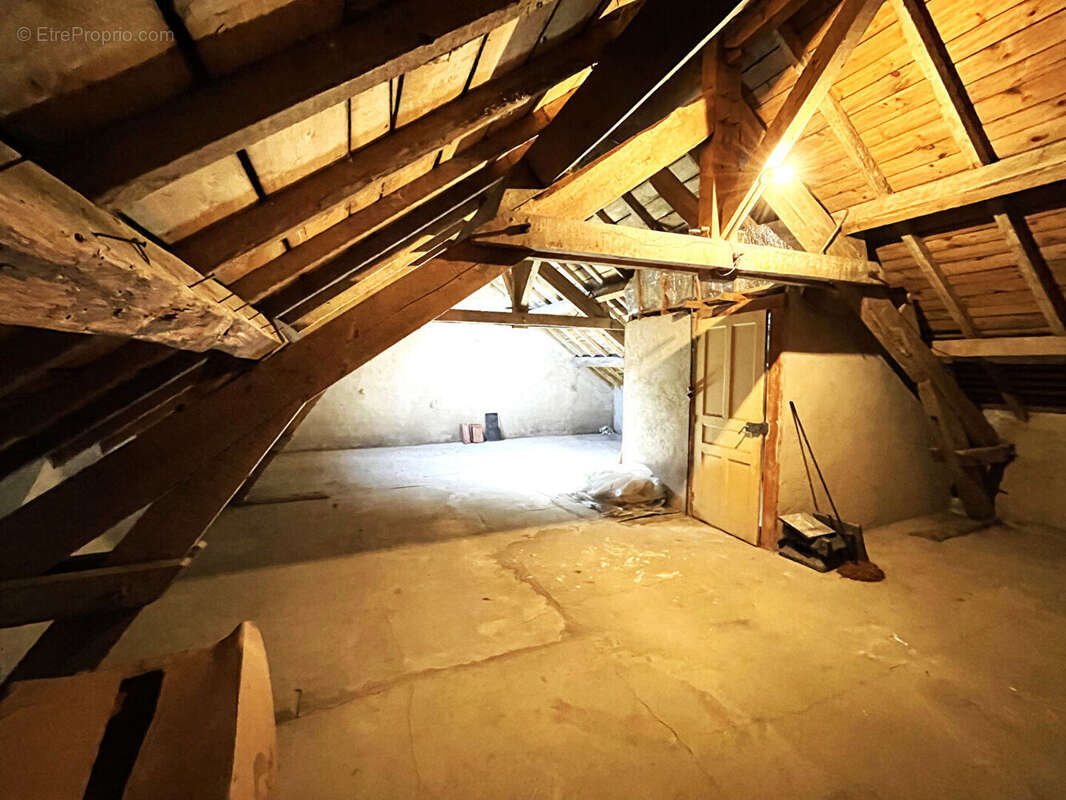 Maison à SAINT-GERVAIS-D&#039;AUVERGNE