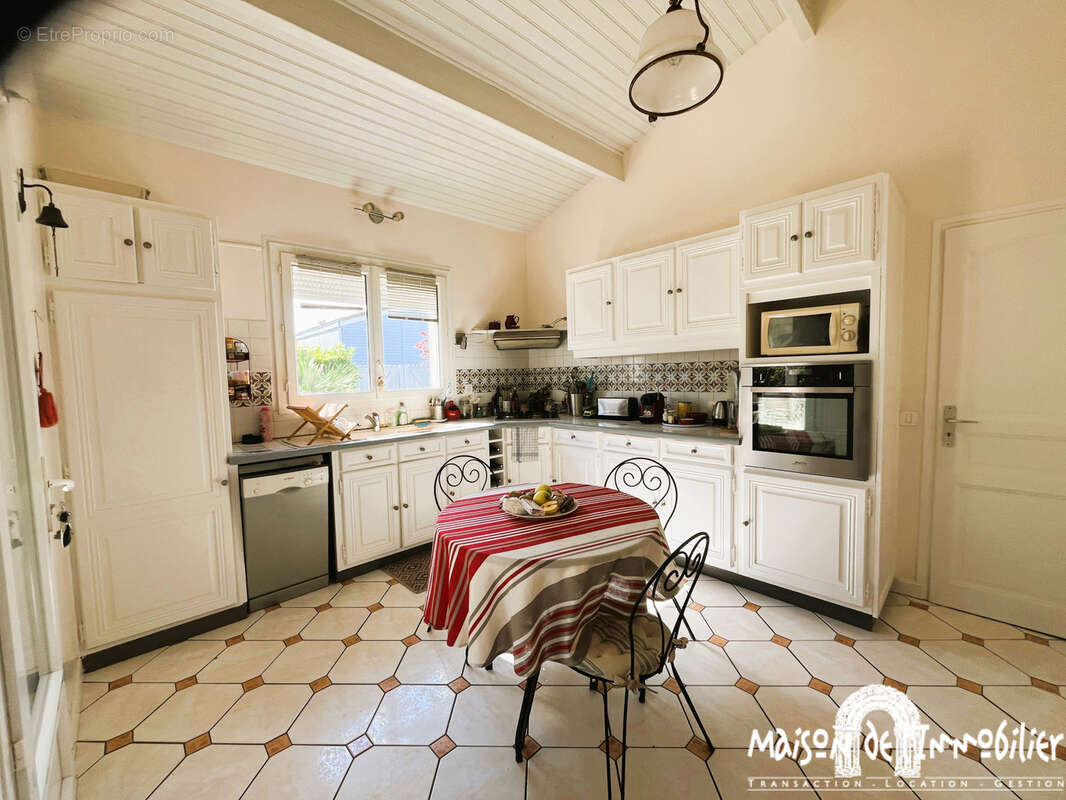 Maison à MESCHERS-SUR-GIRONDE