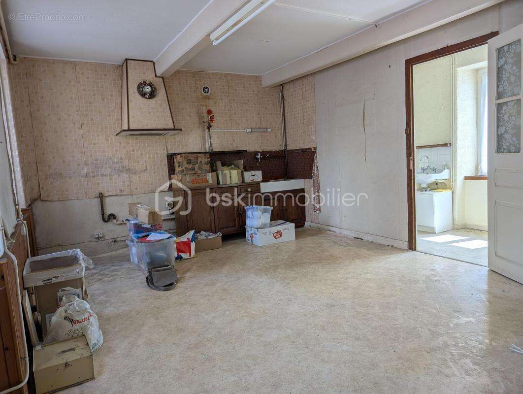 Maison à SAINT-BARTHELEMY-LESTRA