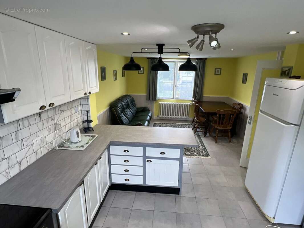 Maison à MEZIERES-SUR-ISSOIRE