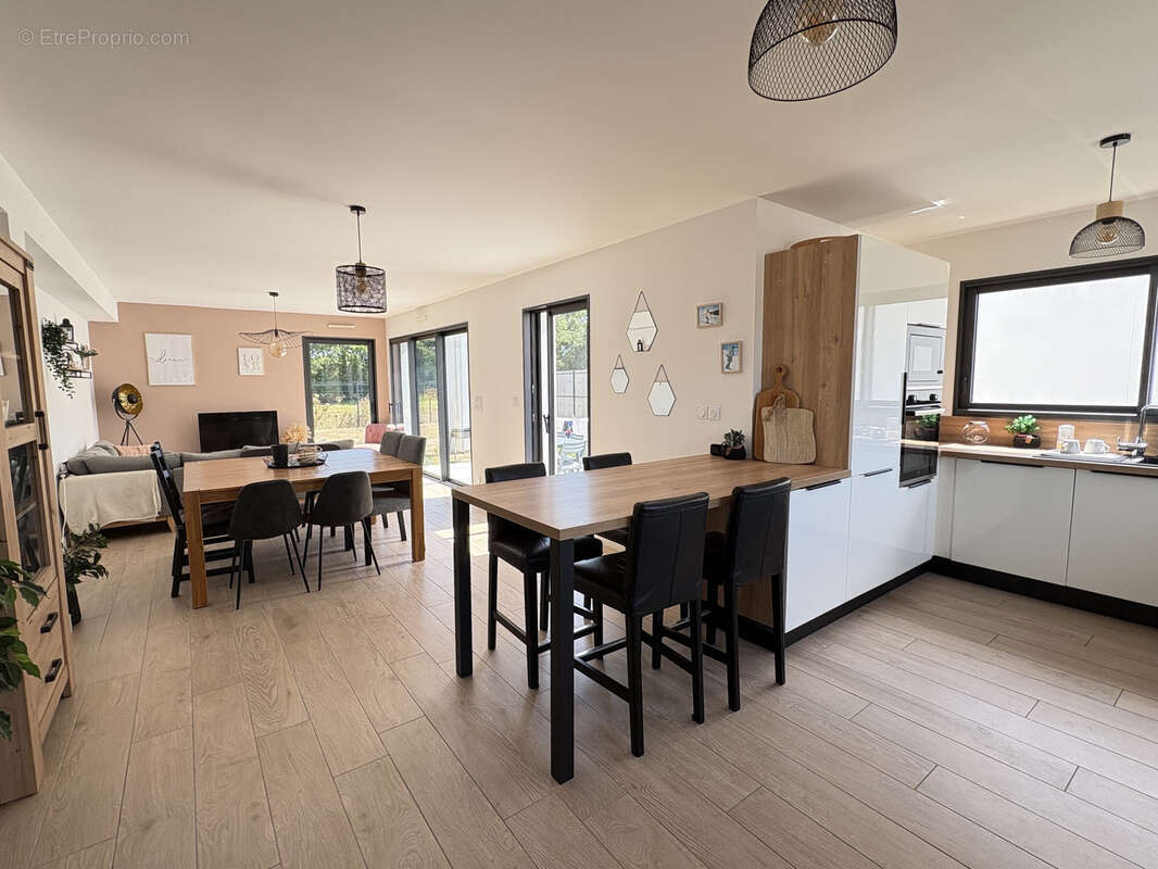 À vendre : Maison contemporaine de 2022, 4 chambres, terrain de 589 m2 - photo 5