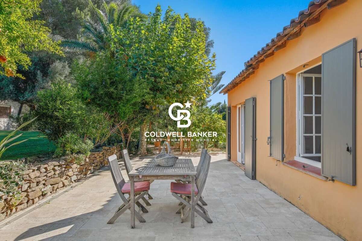 Maison à BORMES-LES-MIMOSAS