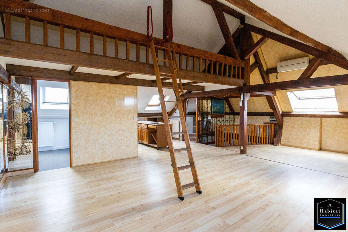 Appartement à LE PLESSIS-BELLEVILLE