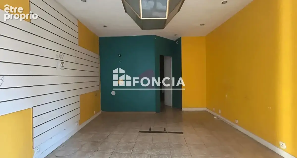 Au cœur de l’Écusson – Local commercial de 16 m² avec accès à un T2 et terrasse - photo 2