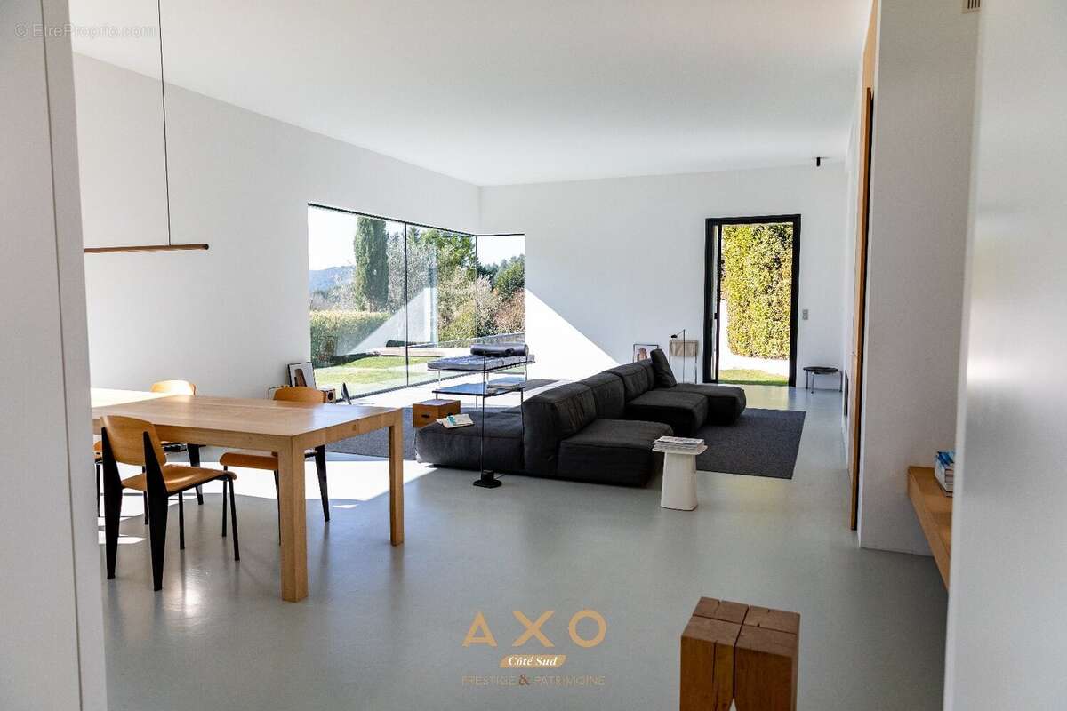 Maison à LE THOLONET