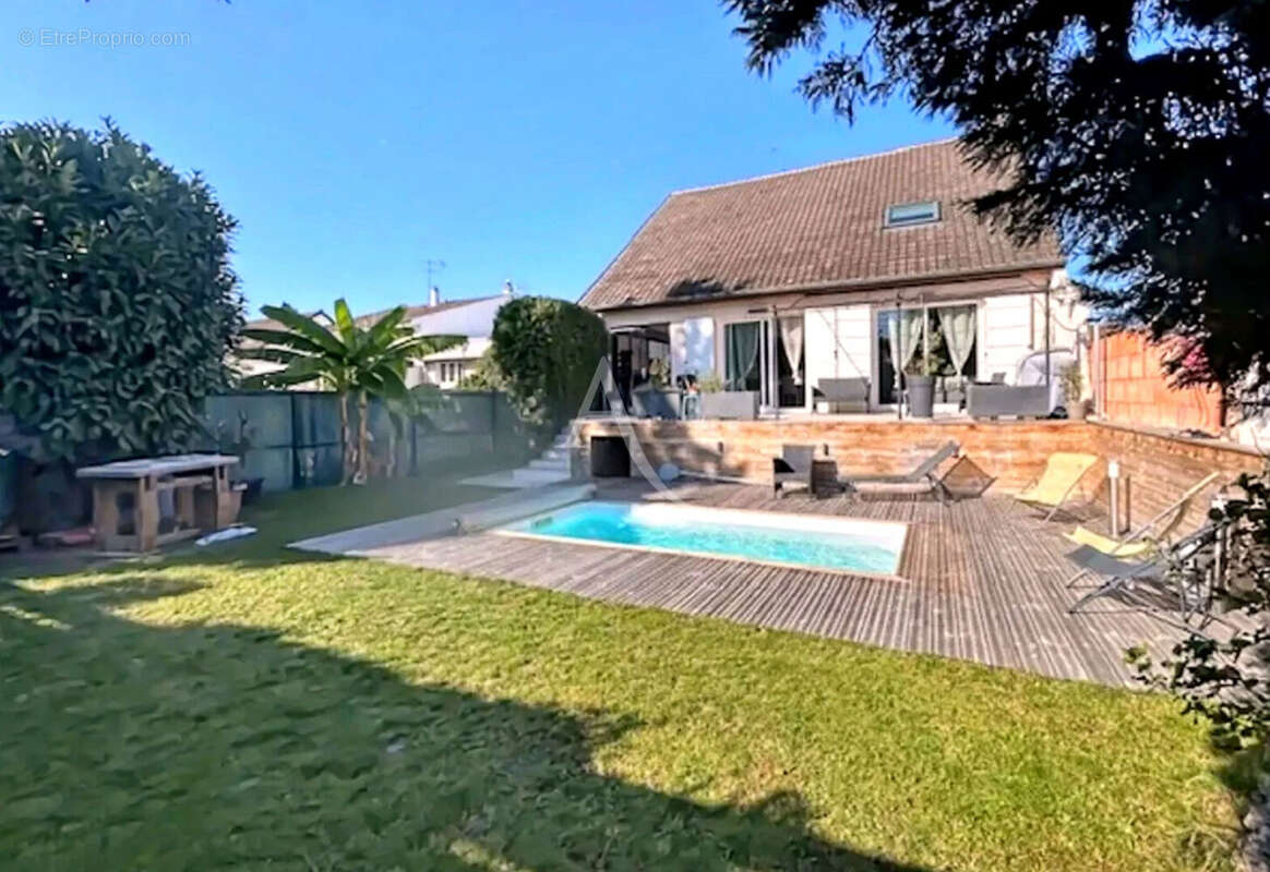 Maison à CHAMPS-SUR-MARNE