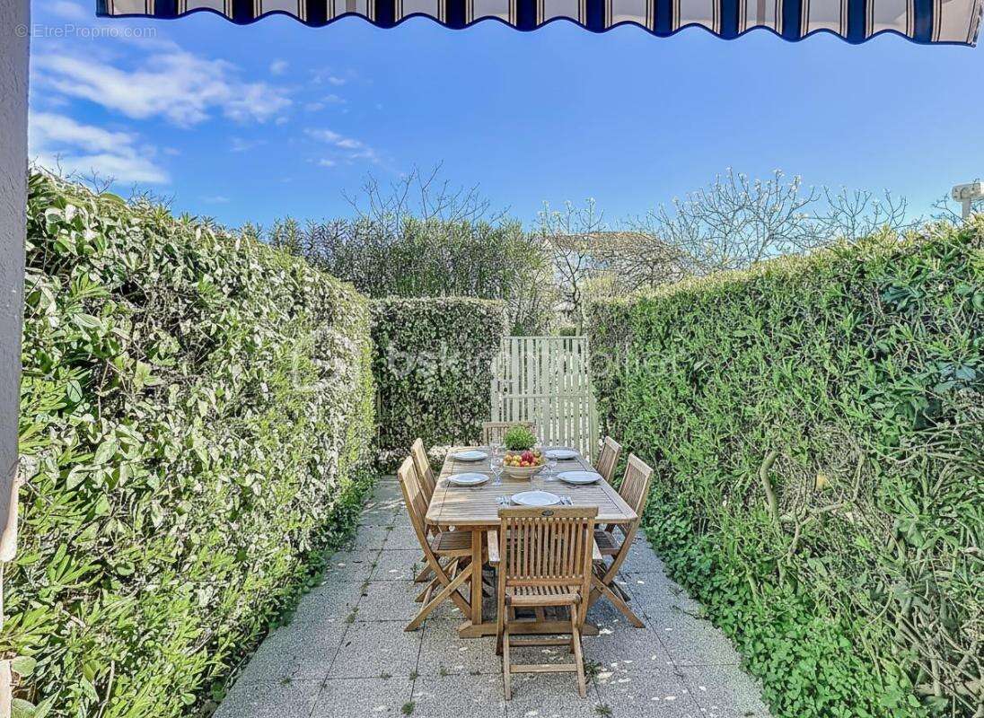 Studio avec terrasse en rez-de-jardin – Résidence avec piscine – Parking - À deux pas de la mer - photo 3