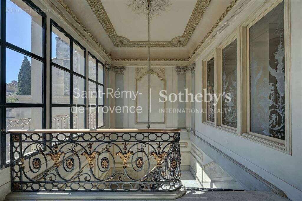 Exceptionnel hôtel Particulier du XIXè avec cour intérieure, au coeur du centre historique d'Avignon - photo 17
