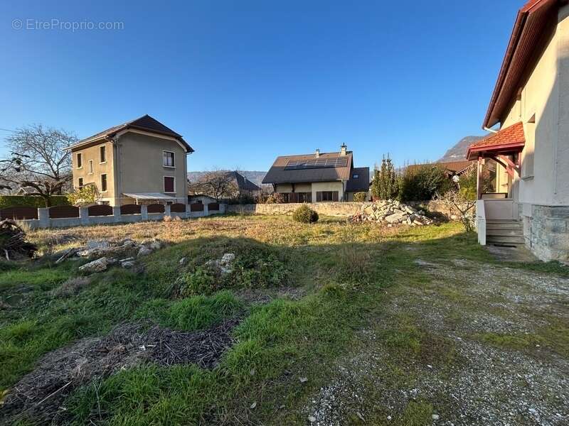 Terrain à SAINT-ALBAN-LEYSSE