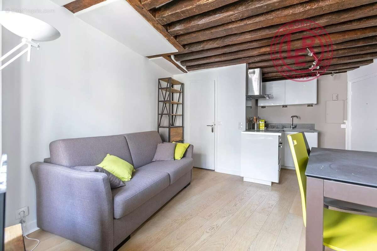 Paris 6ème -  Saint-Germain-des-Prés - Rue de Buci - Studio avec ascenseur - photo 3