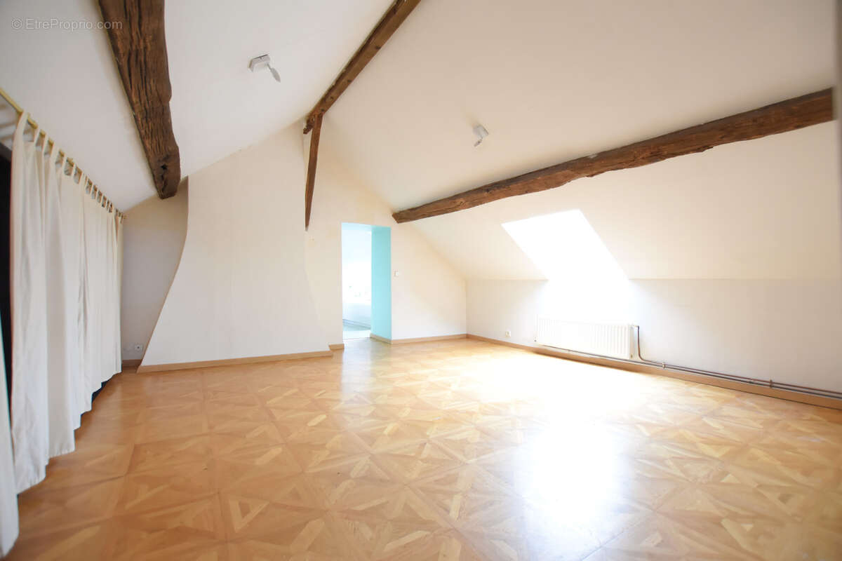 Maison à LES ESSARTS-LE-ROI