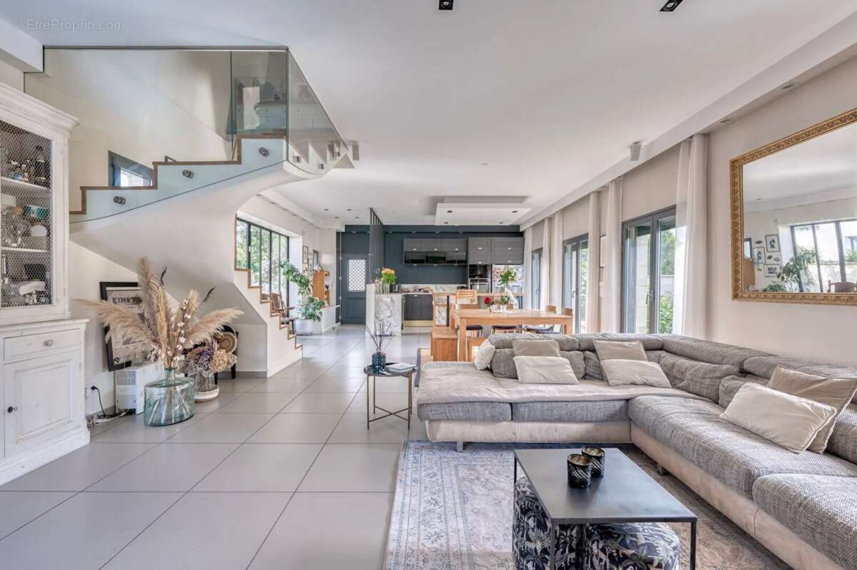 Maison à CARRIERES-SUR-SEINE