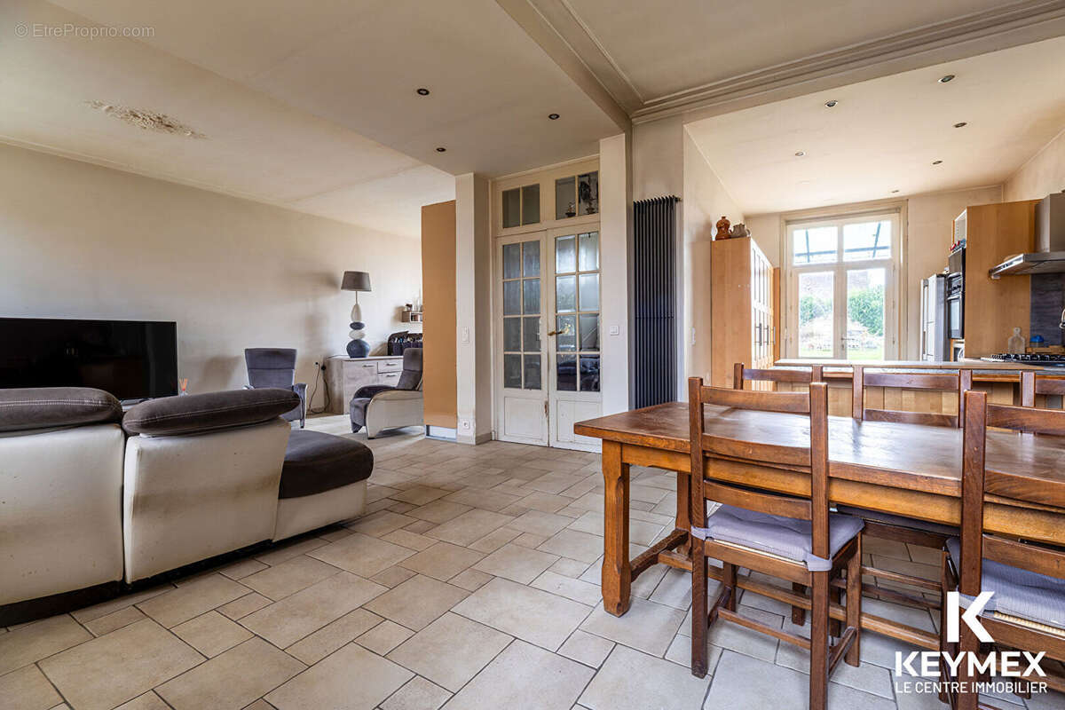 Maison à NEUILLY-EN-THELLE